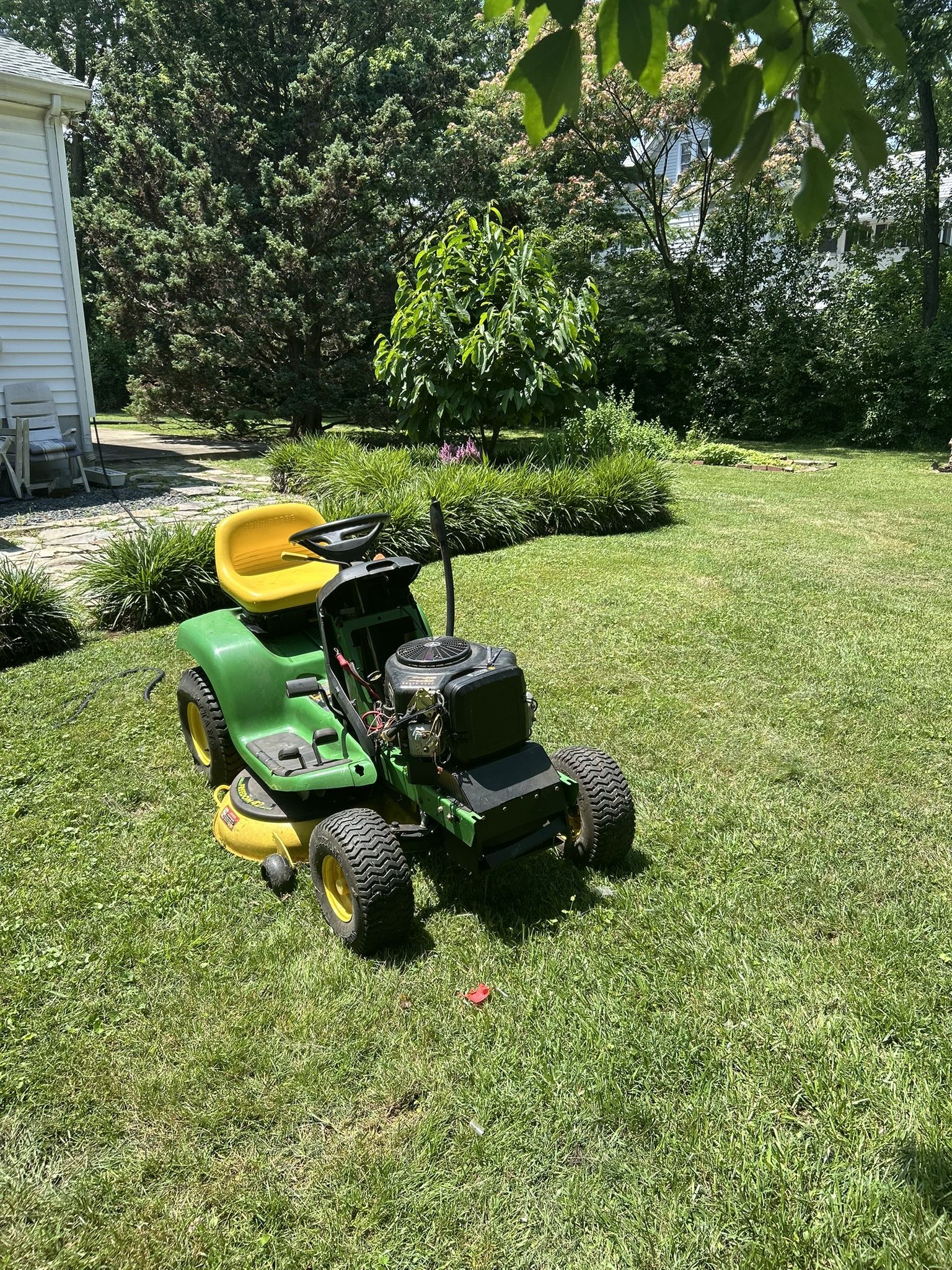 John Deere Lt166