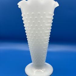 Vintage Anchor Hocking Hobnail Milk Glass Trumpet Vase Scalloped Edge 9.25” Tall