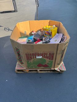 New random merch pallet