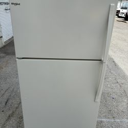 REFRIGERATOR WHIRLPOOL 32”