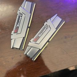 G Skill RipJaw 2x8 GB ~ 16GB 288-pin DDR4 2600