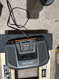AI Overview   +2 This is a Ridgid 18V Lithium-Ion and NiCd dual chemistry battery charger