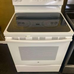 White Flattop Electric Stove 