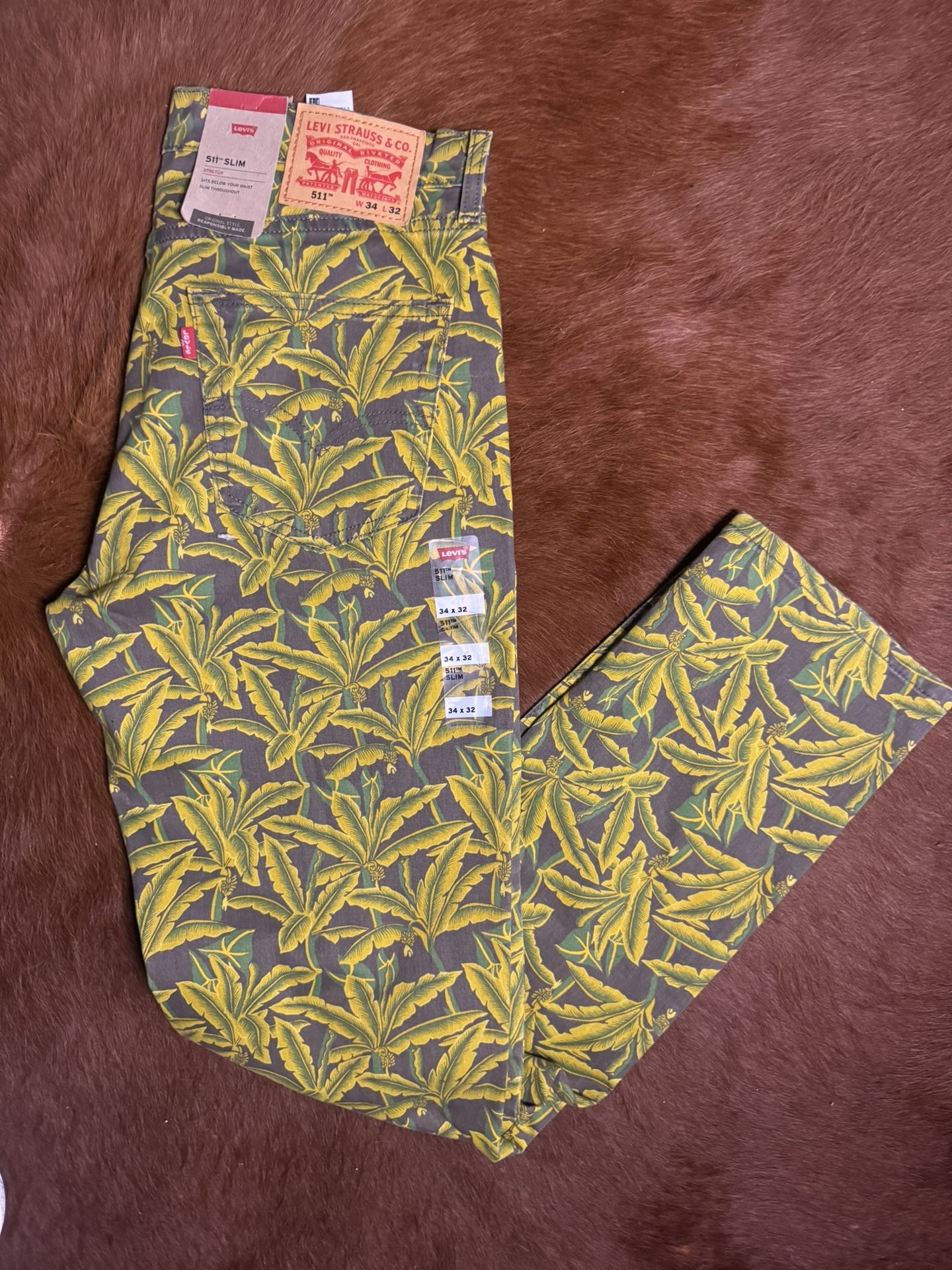 MENS LEVI FLORAL JEANS