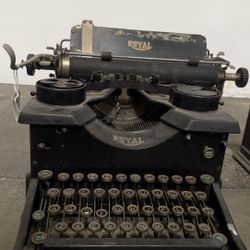 Antique Royal Typewriter