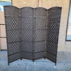 4 panels wood room divider (64"W×67"H).