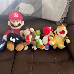 Super Mario Plushies 