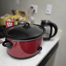 8-Quart Crockpot Slow Cooker (Red) - Used Once!