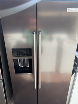 KitchenAid~l📢📢🔥Like new Side-by-Side Black Stainless Steel Refrigerator