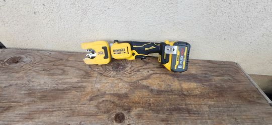 Dewalt Cooper Cutter 1/2 and 1 1/4 Tool Battery 6ah Flex