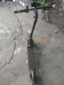 Navee Electric Scooter *Read Description*