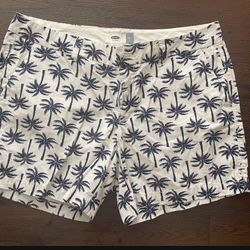 New Woman Shorts, Size 10