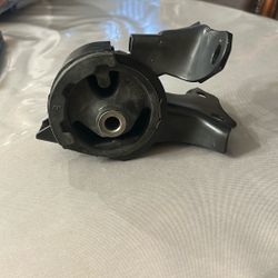 2005 Mazda 6 Transmission Mount 