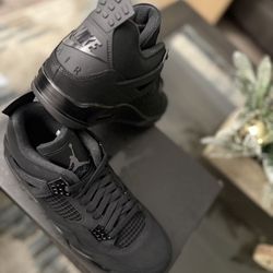 Air Jordan 4 Retro "Black Cat" 