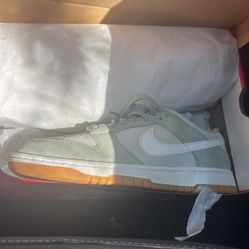 Brand New Dunks Never Worn Can Drop Off Or Pickup 