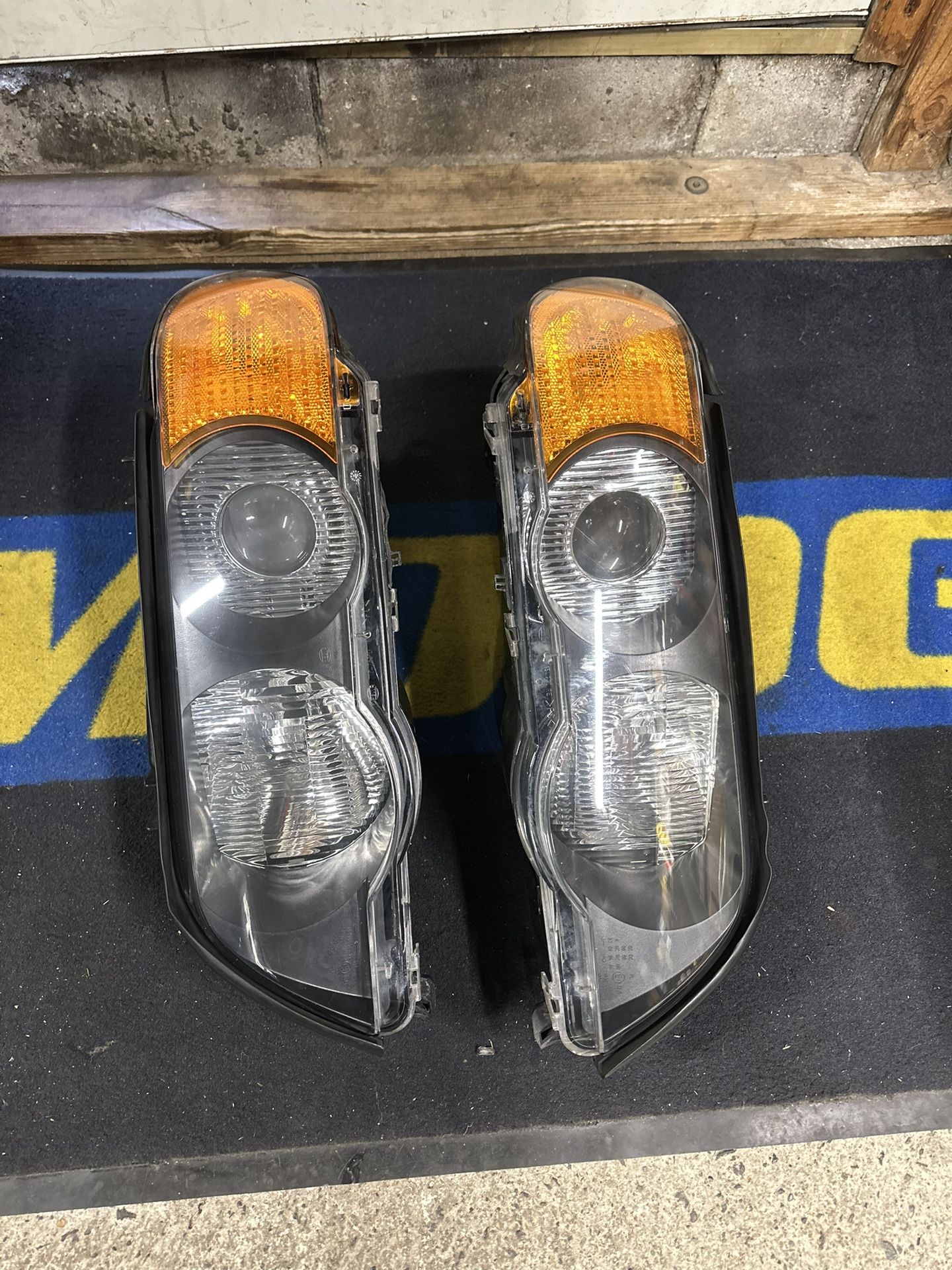 E53 X5 2002 Headlights