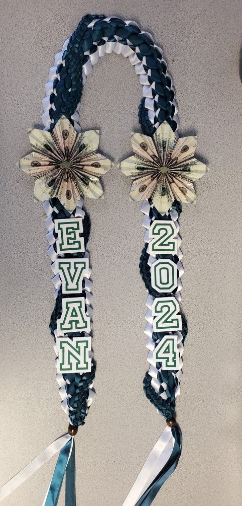 Graduation Money Lei
