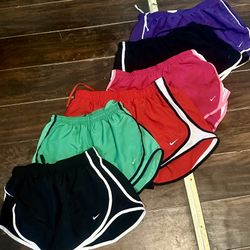 NIKE SHORTS 