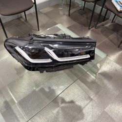 2021-2022 BMW 530I Right Headlight Led Black 