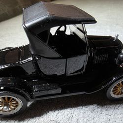  1925 Ford Model T Runabout Die-Cast Car