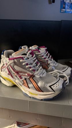 balenciaga runners