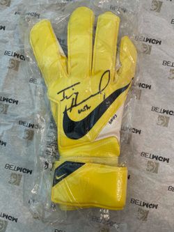 Tim Howard USMNT goalie autographed glove- New