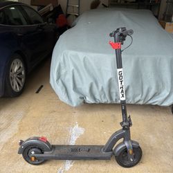 Gotrax G4 Commuting Electric Scooter Black 20 MPH Long-Range (204 Mi Mileage)