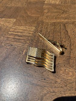 🇺🇸💛 Vintage 1981 Avon Gold-Tone American Flag Money Clip + Gold Tie Bar | $20 for both