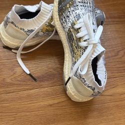 Adidas ultraboost Size 5 Authentic 