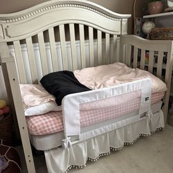 CRIB&DRESSER SET