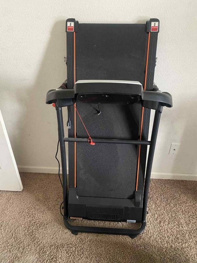 Treadmill (READ DESCRIPTION)