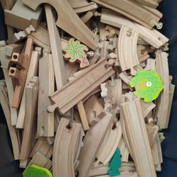 Thomas and friends wooden   tracksuit