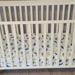 baby crib in very good condition 9/10 the mattress is new, it has not been used and it comes with a cover