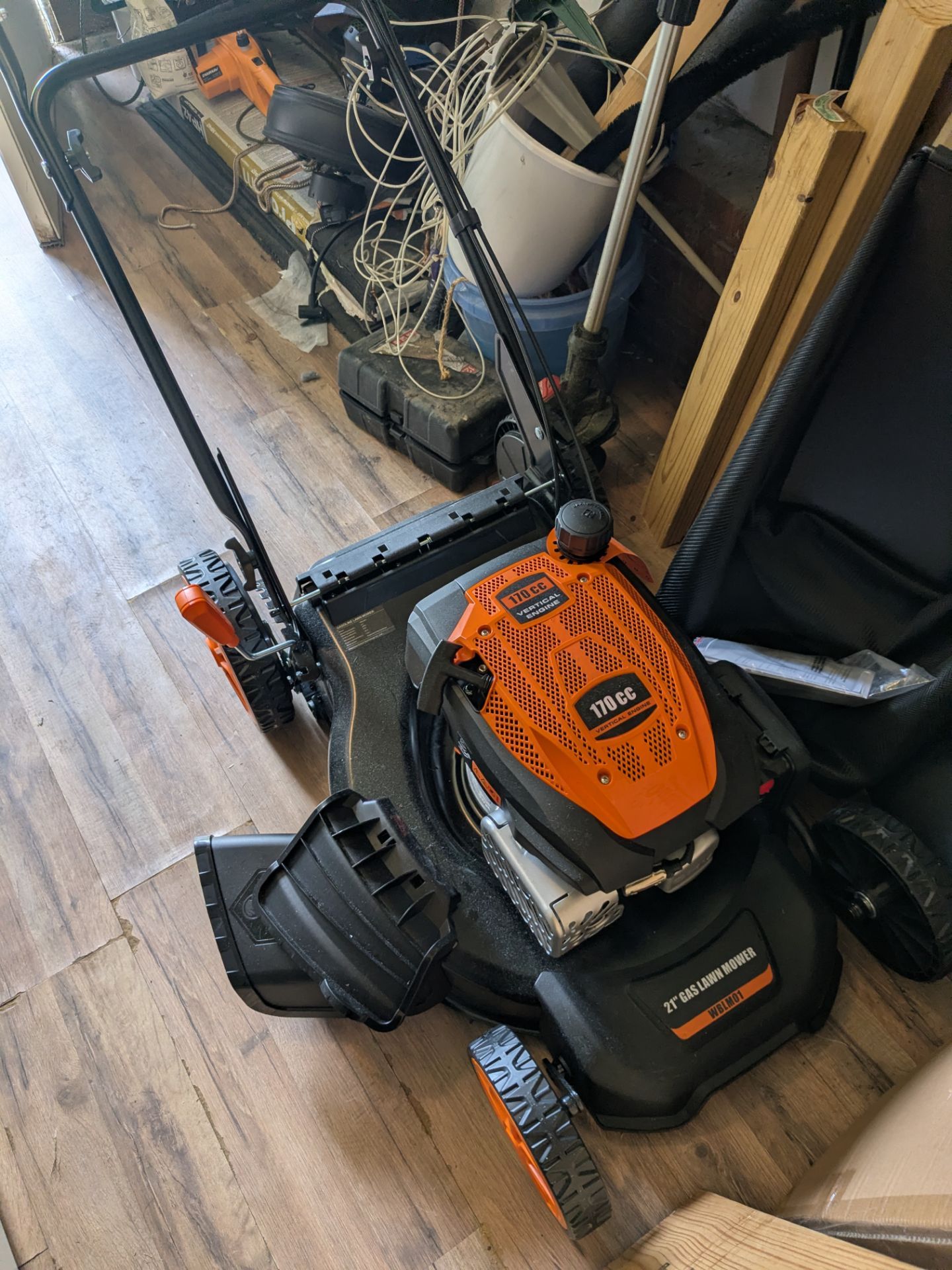 Self propelled mower