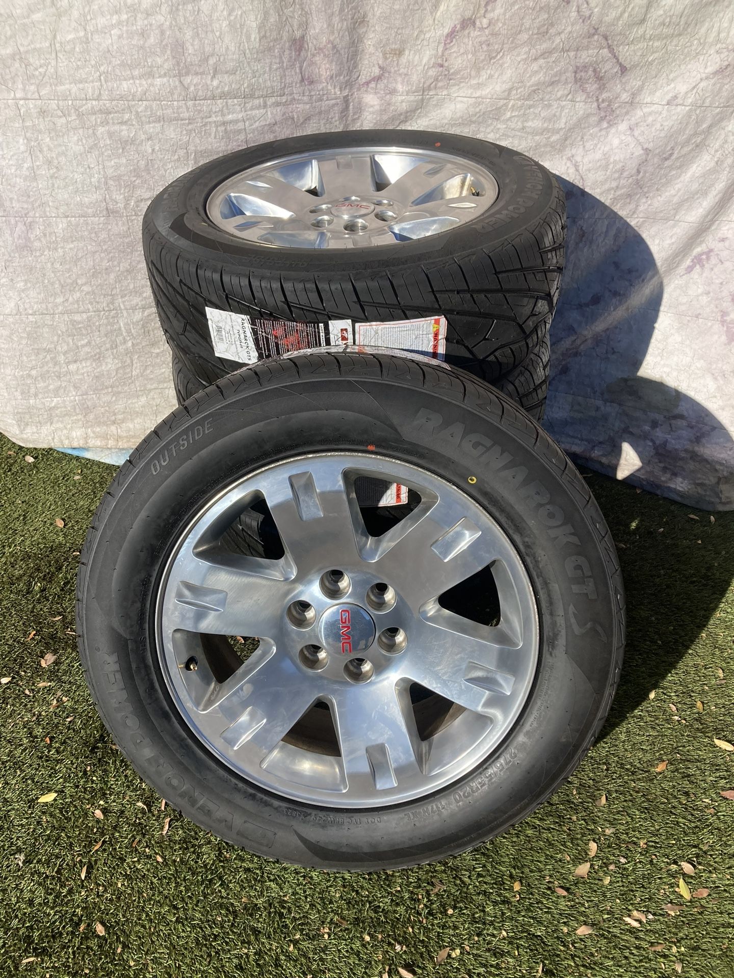 Brand New GMC Sierra Denali 6 Lug 20 Inch OEM Wheels