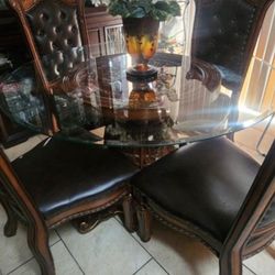 DINING ROOM TABLE WITH 4 CHAIRS