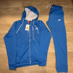 Men Medium Nike Sweatsuit 