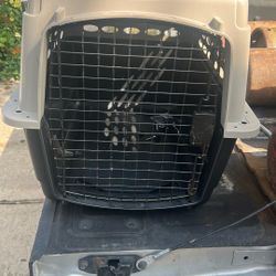 Dog Crate Brand New 28”      25-30 Lbs 