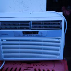 Frigidaire 8,000 BTU Window Room Air conditioner
