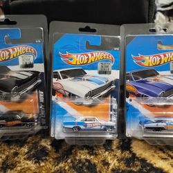 HOT WHEELS HW RACING 66 CHEVY NOVA SET
