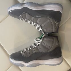 NIKE AIR JORDAN 11 RETRO COOL GREY  SIZE 12 