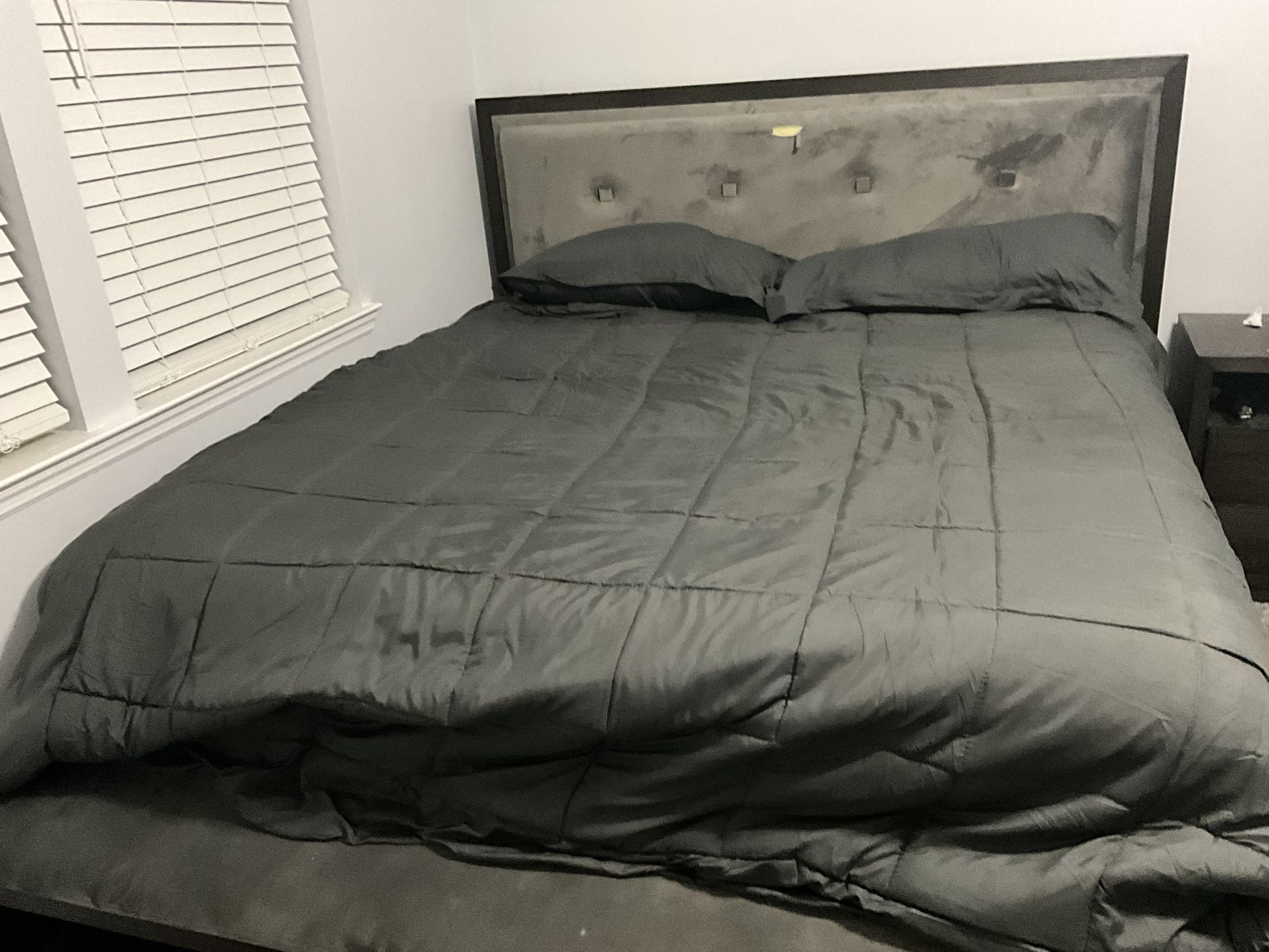 King Bedroom Set W/ Dresser And Mirror And Nightstand