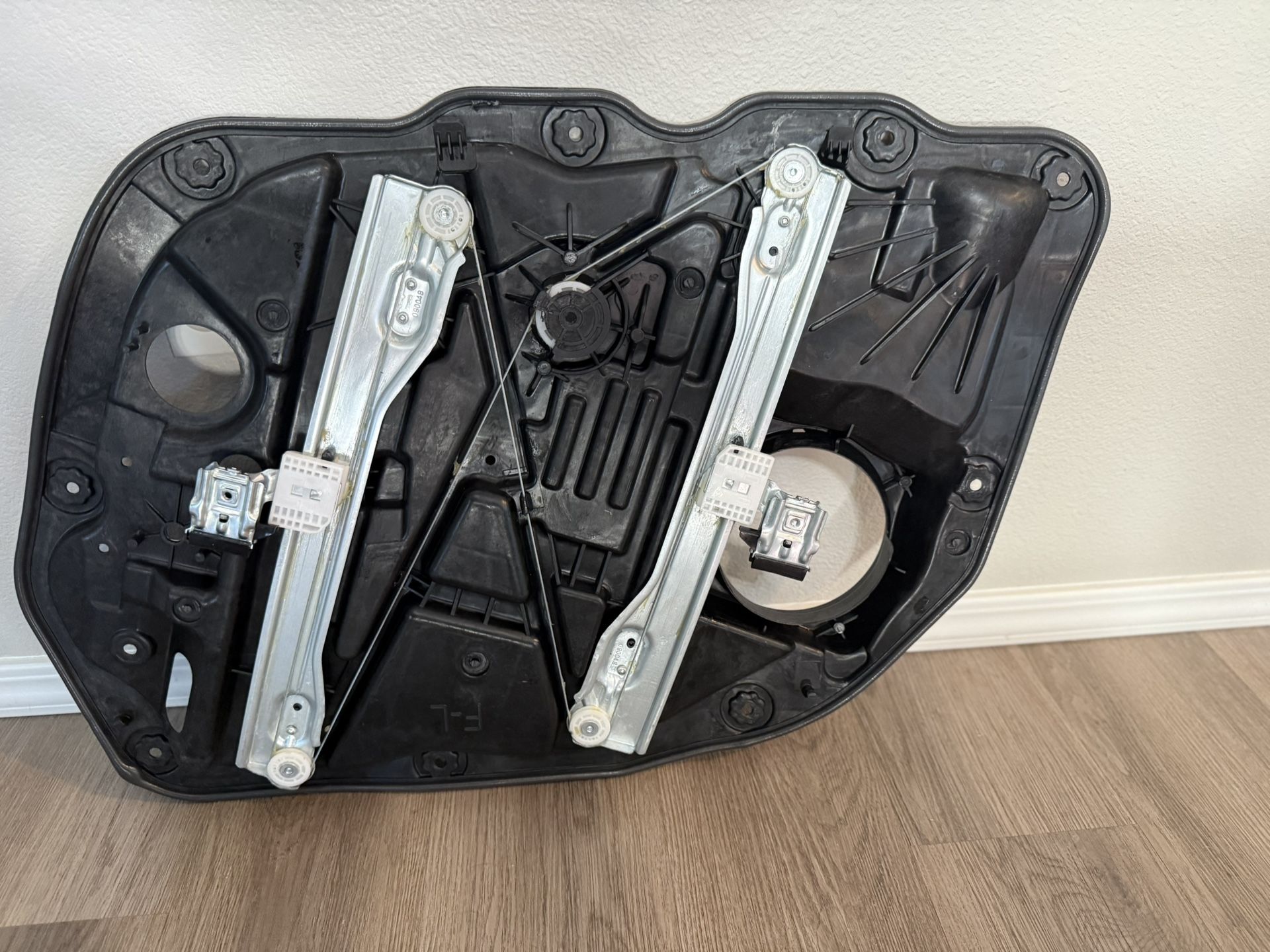 Kia Optima Front Left Power Window Regulator (Driver Side)