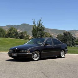 2000 BMW 528i Low Miles