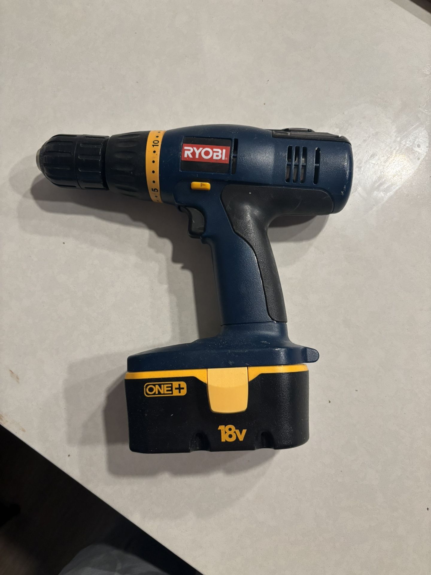 RYOBI drill 18v
