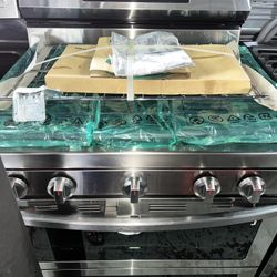 Samsung - 30 in. Wide 5 Burner 6.0 cu. ft. SmartThings 