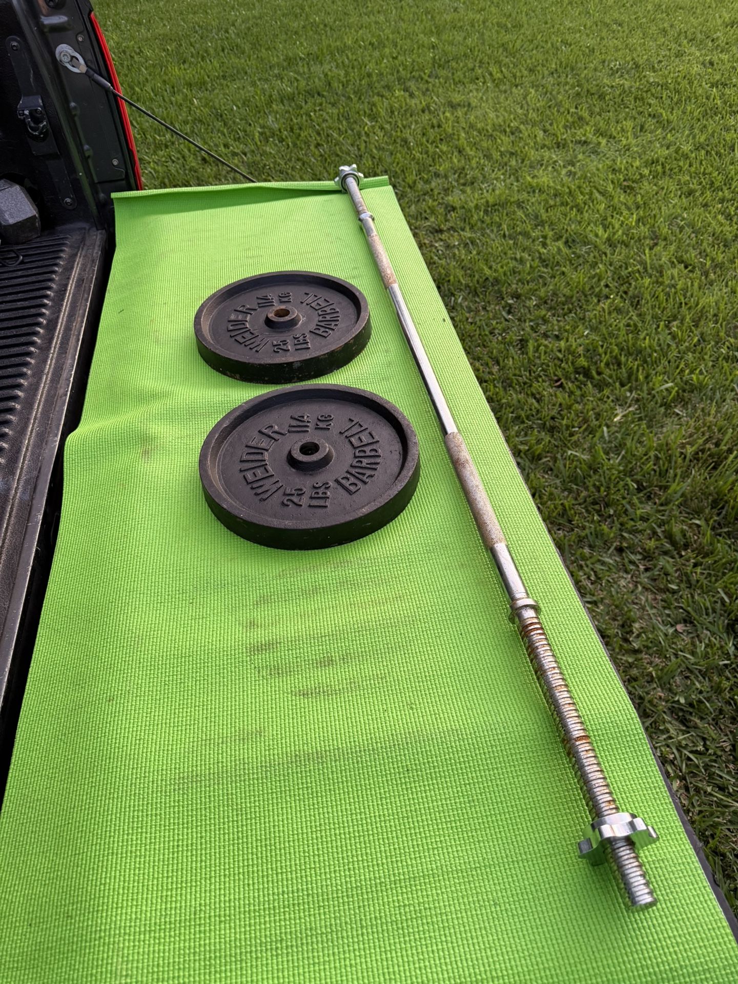 WEIDER STANDARD (1” Hole) 25 Pound Weight Plates With Solid Steel Barbell 