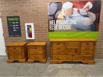 Dresser and 2 Nightstands set.
