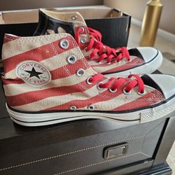 Chuck Taylors"Converse"