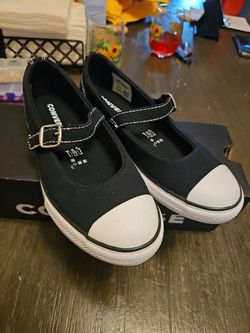 Girls converse size 1